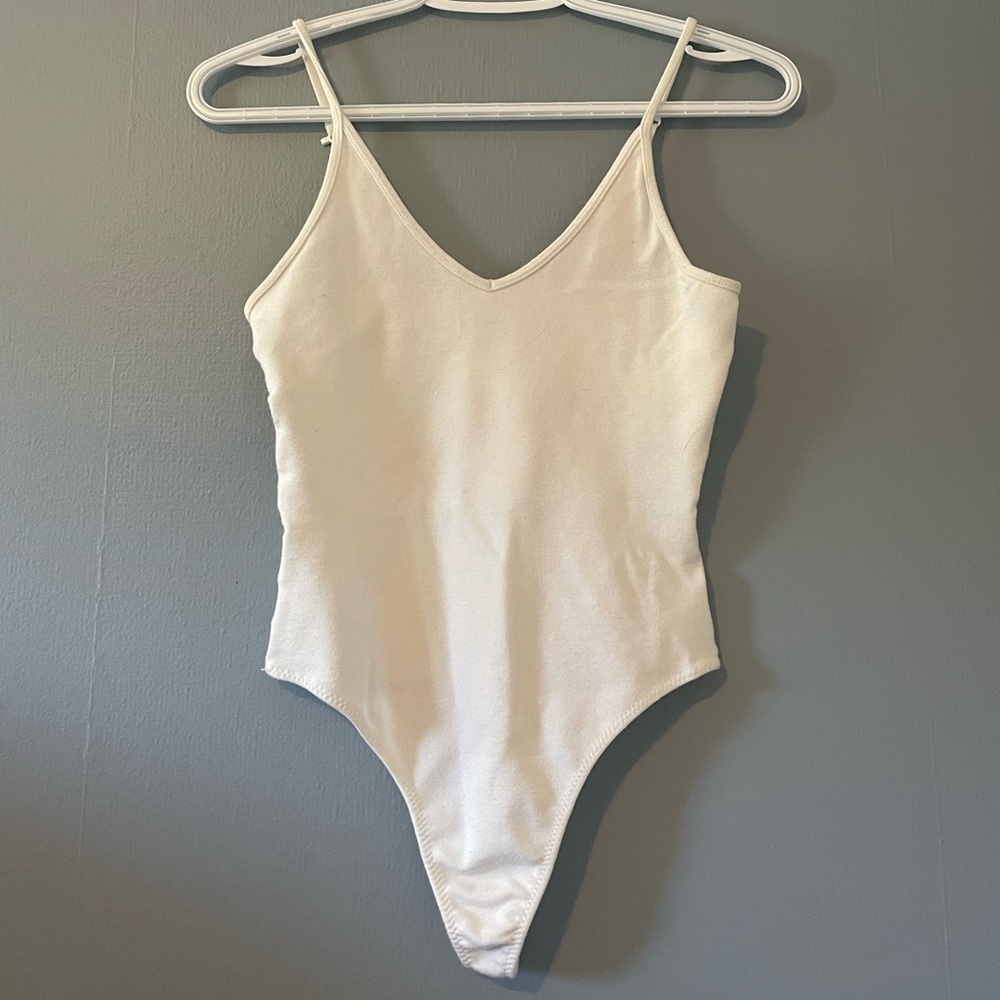 🔥3/$25🔥 Aritzia Sunday Best bodysuit